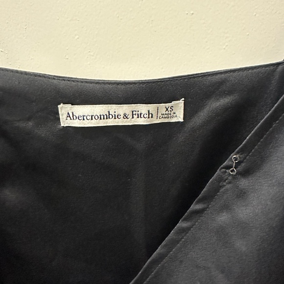 Abercrombie Black Silk Wrap Midi Dress - Picture 2 of 7